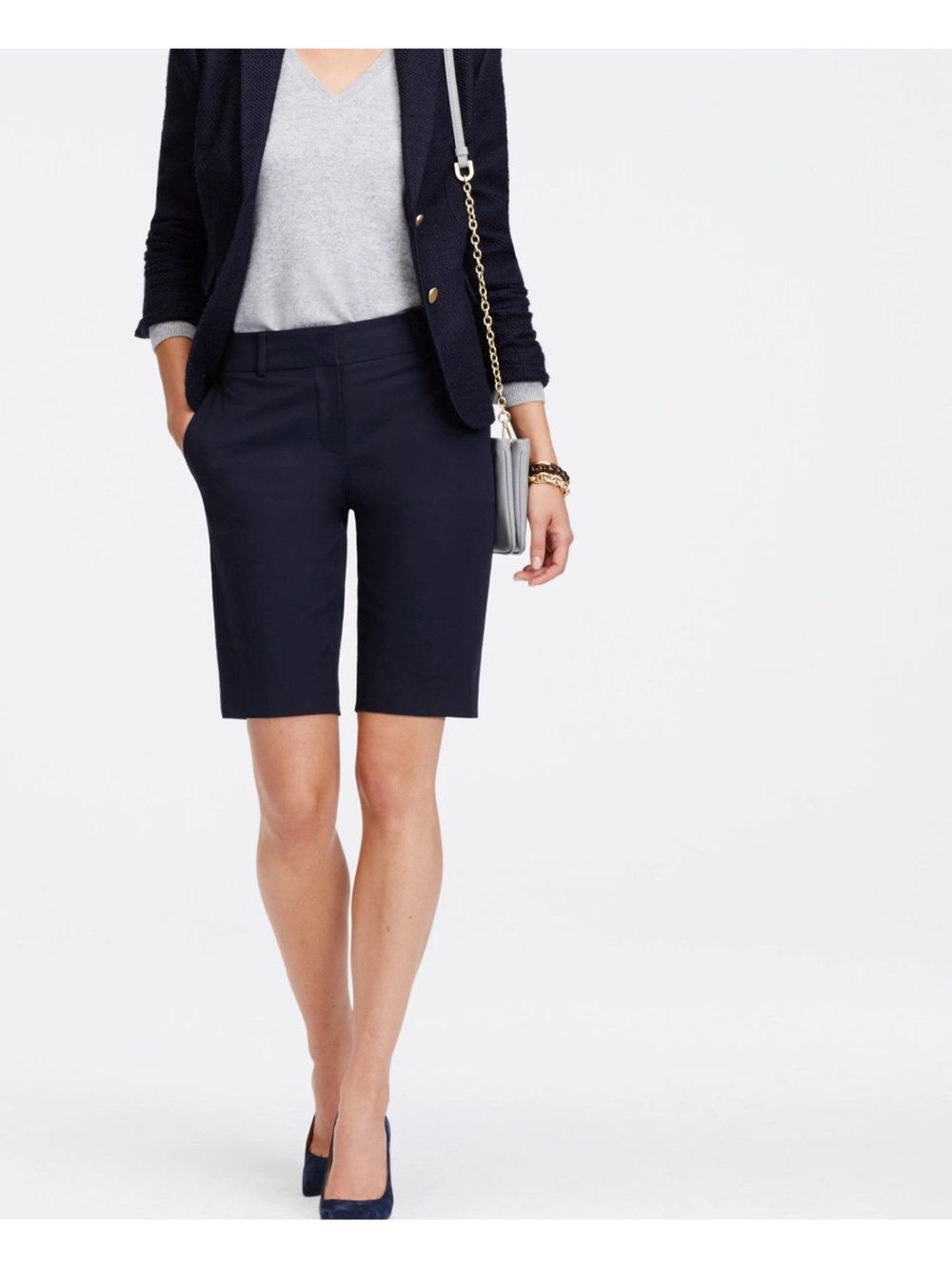 Ann Taylor - Classic Regular Modern Devin Walking Shorts Black Size 6